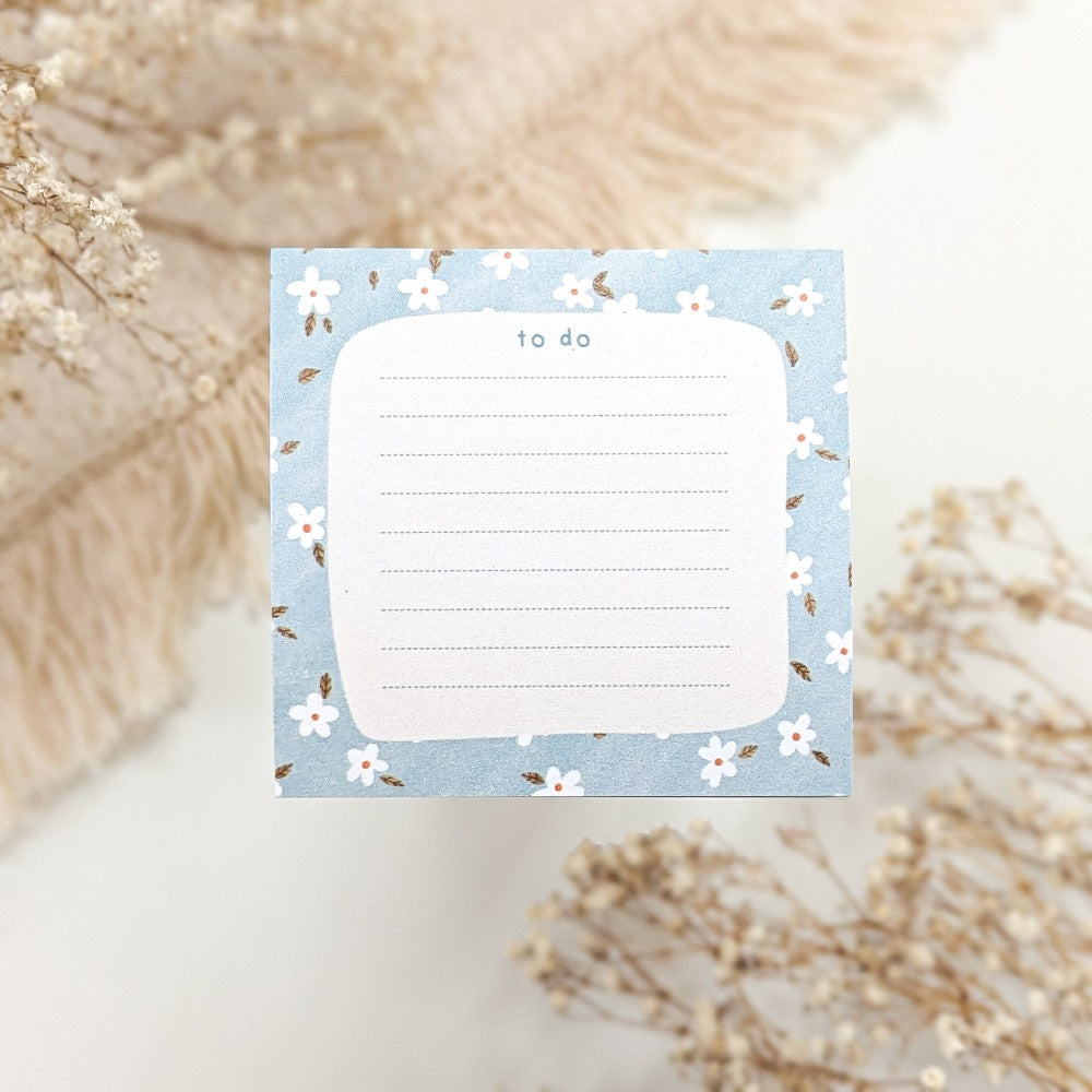 BLUE DAISY FIELD STICKY NOTE