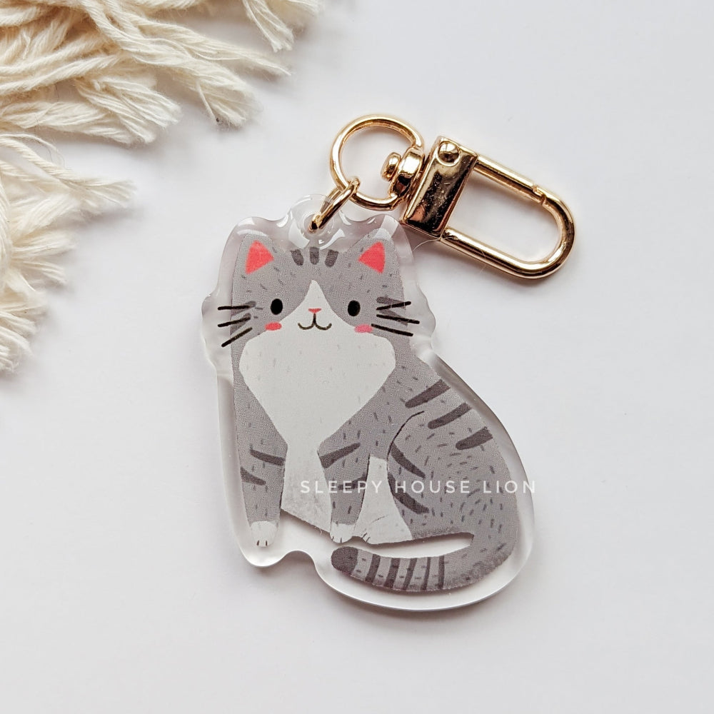 light gray tuxedo tabby cat keychain